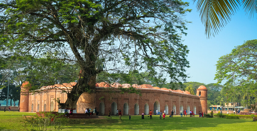 Shat_Gombuj_Mosque German Ostad.jpg